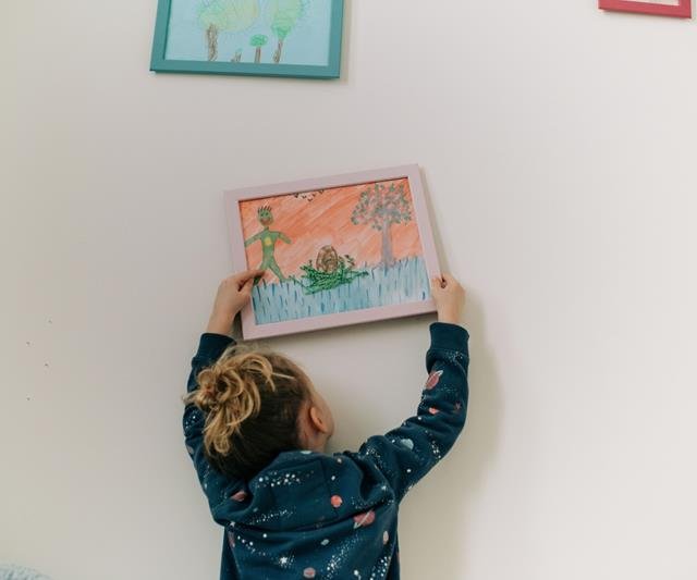 Storing kid's Artwork - Kid's Art Folders - Living On a Latte